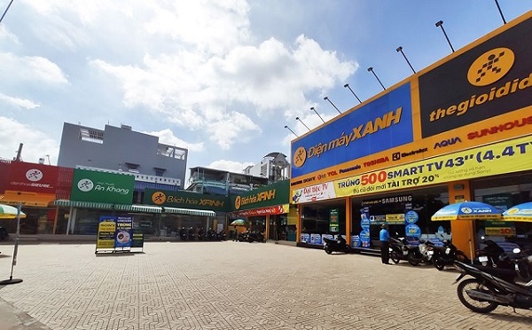 Khu vực tập trung toàn bộ các siêu thị (thuộc các chuỗi có mặt tại Việt Nam) thuộc MWG trên đường Phạm Chiêu Văn, Q. Gò Vấp, TP HCM.