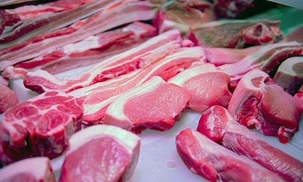 Siêu thị tăng cường khuyến mãi thịt lợn nhập khẩu