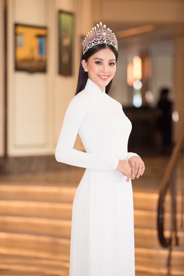 Năm nay, Tiểu Vy với vai trò là đại sứ sẽ đồng hành cùng cuộc thi và trao lại vương miện cho tân Hoa hậu Việt Nam 2020