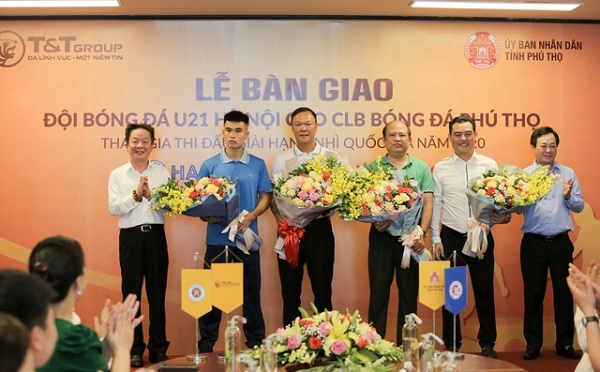 Lễ bàn giao đội U21 Hà Nội cho Phú Thọ FC