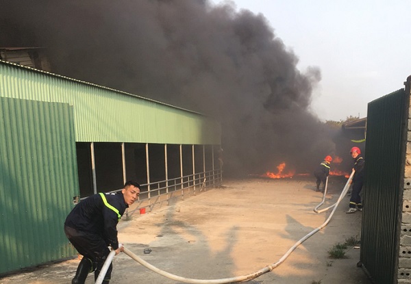 Hiện trường vụ xưởng bật lửa bị cháy