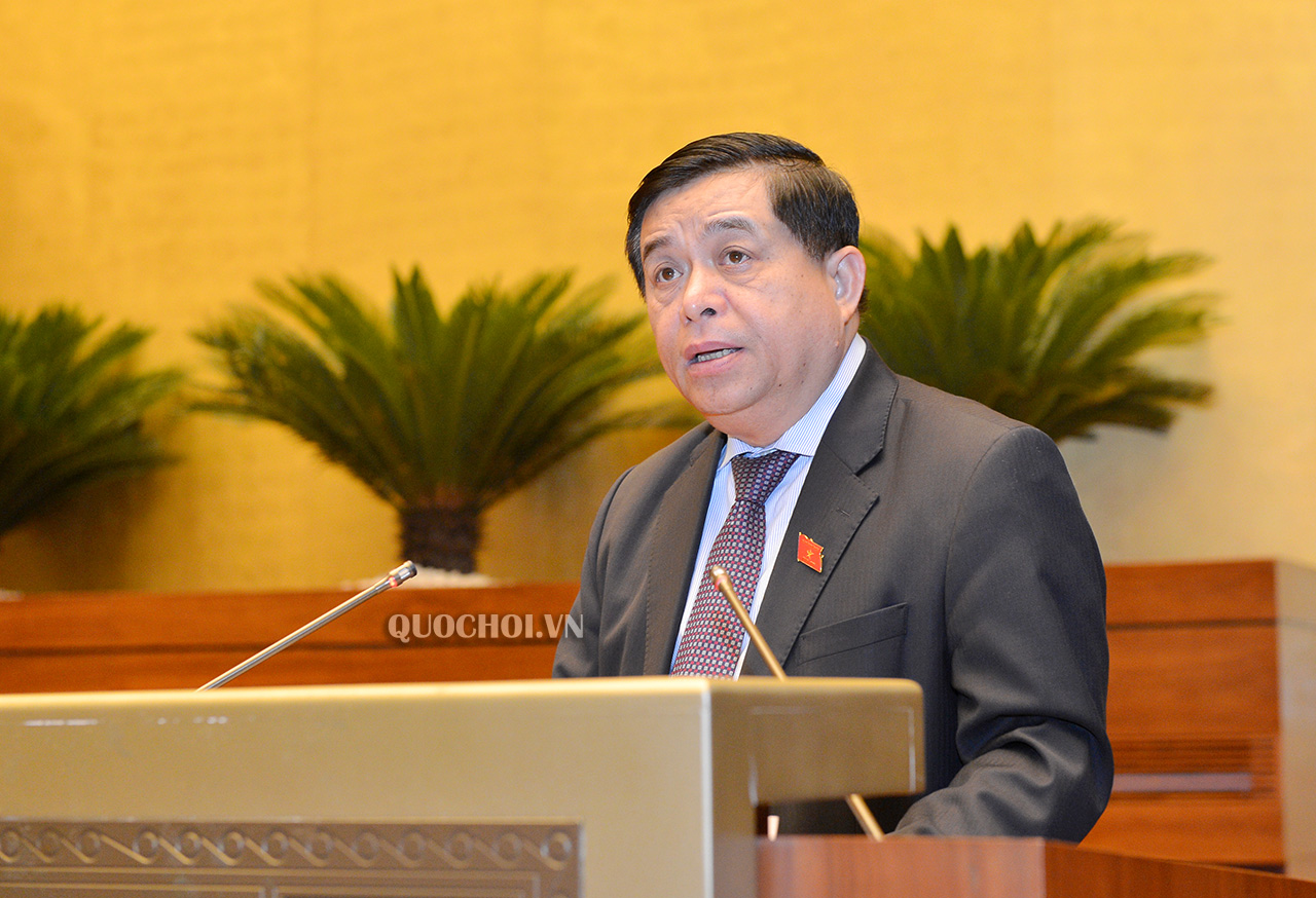 Bộ trưởng Kế hoạch và Đầu tư Nguyễn Chí Dũng trình bày Tờ trình dự thảo Nghị quyết về thí điểm tổ chức mô hình chính quyền đô thị tại thành phố Đà Nẵng