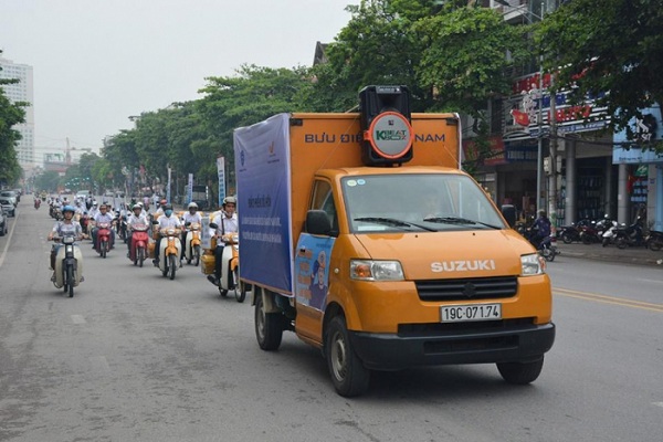 Tuyên truyền trên các tuyến đường chính của thành phố Việt Trì sau lễ ra quân