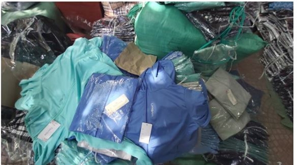 Hàng nghìn chiếc áo chống nắng của Laroma bị phát hiện tại chợ đầu mối Ninh Hiệp