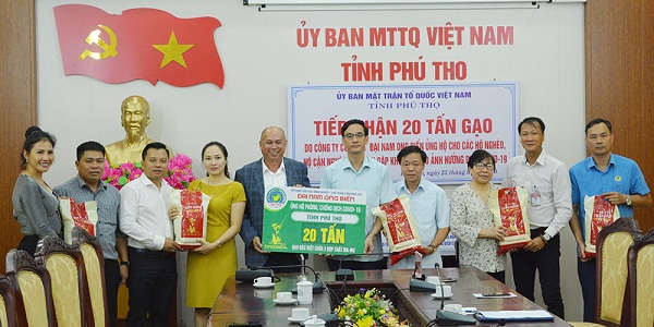 Ủy ban MTTQ tỉnh tiếp nhận 20 tấn gạo do Công ty cổ phần Đại Nam Ong Biển ủng hộ
