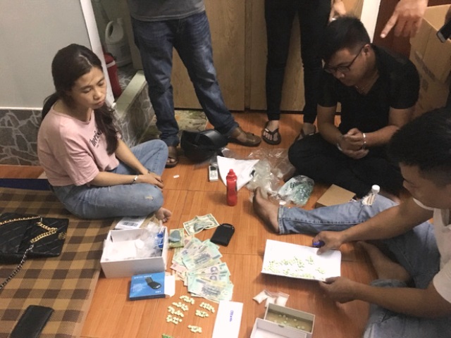 Đà Nẵng: Bắt đôi nam nữ chuyên bán ma túy trước cổng bệnh viện