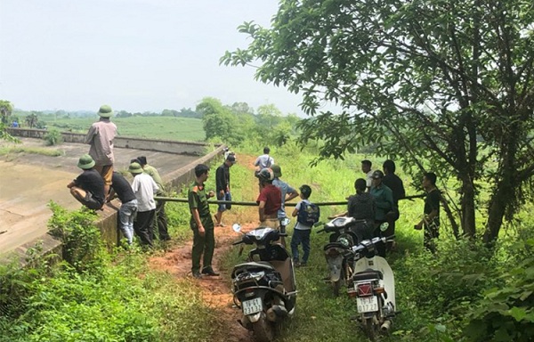 Lực lượng chức năng đang lập chốt kiểm so&aacute;t an to&agrave;n