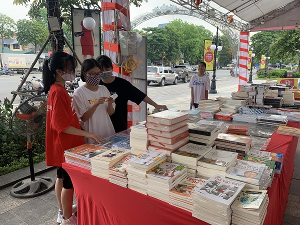 Hội sách nửa giá được tổ chức lần thứ 4 tại Phú Thọ