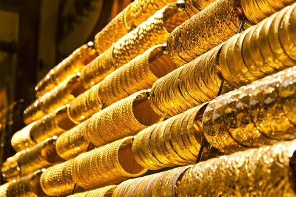 Giá vàng thế giới lao dốc không phanh, sắp mất mốc 1.700 USD