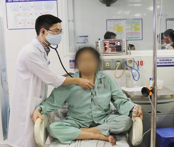 Bỗng dưng khó thở, tức ngực, người phụ nữ phát hiện bị ung thư phổi di căn