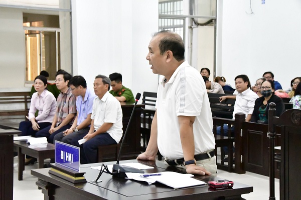 &Ocirc;ng Tr&acirc;̀n Thanh Thịnh, T&ocirc;̉ng giám đ&ocirc;́c UPGC (b&ecirc;n bị hại) phát bi&ecirc;̉u tại tòa