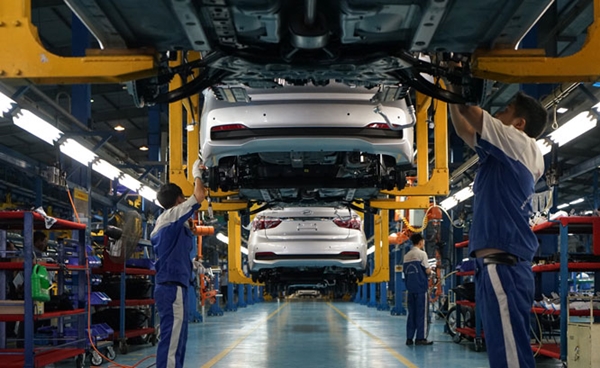 Đại lý giảm mức khuyến mại, cắt bớt quà tặng khiến giá xe ô tô tăng mạnh trong tháng 6