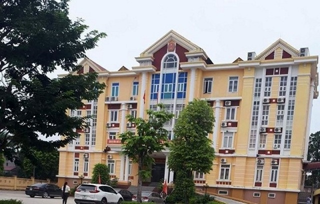Trụ sở UBND huyện Hậu Lộc, nơi xảy ra vụ việc bắt quả tang Phó chủ tịch UBND huyện Nguyễn Văn Long đang đánh bạc tại phòng làm việc.