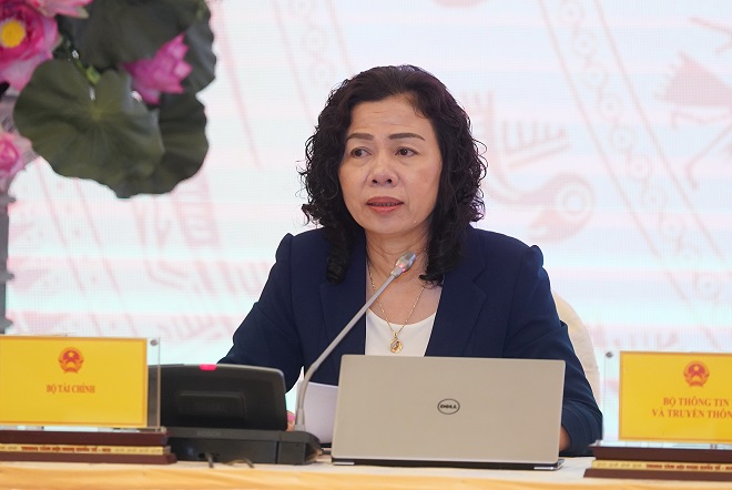 Thứ trưởng Bộ Tài chính Vũ Thị Mai trả lời họp báo Chính phủ tháng 5