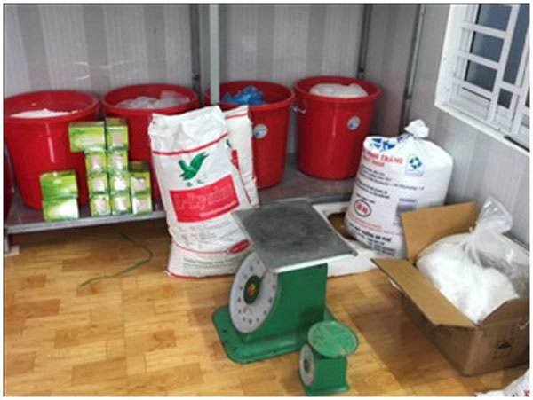 Phát hiện gần 6.000 hũ nước yến sào không rõ nguồn gốc tại Bình Định