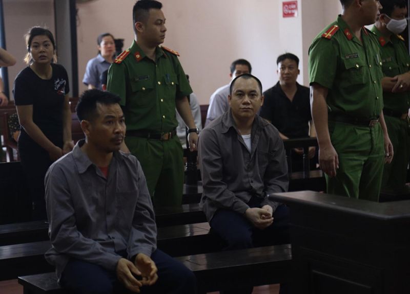 Bị cáo Ngô Văn Sơn và Lê Ngọc Hoàng tại phiên tòa