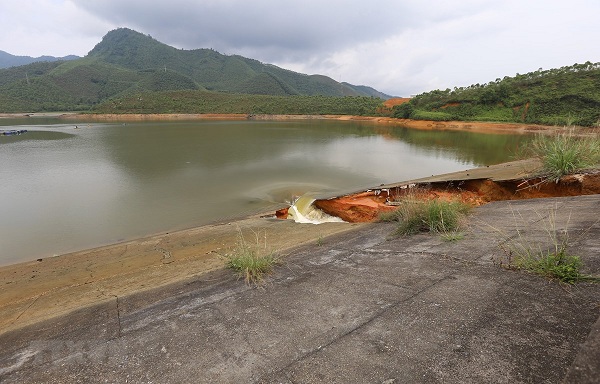 Sự cố vỡ đập Đầm Thìn, huyện Cẩm Khê (Phú Thọ)