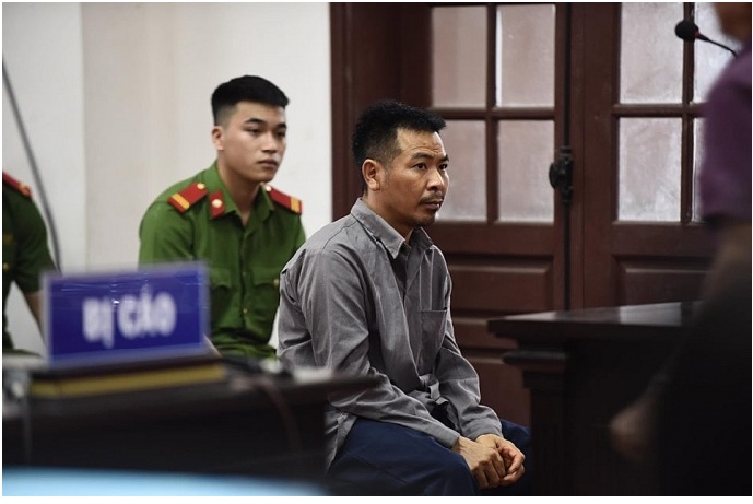 Bị c&aacute;o tại phi&ecirc;n t&ograve;a