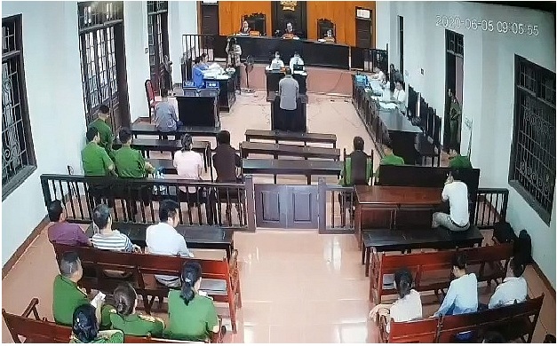 Phi&ecirc;n t&ograve;a ph&uacute;c thẩm x&eacute;t xử bị c&aacute;o vụ container đ&acirc;m xe Innova đi l&ugrave;i tr&ecirc;n cao tốc