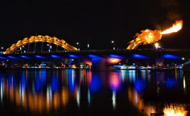Đà Nẵng: Từ tối 6/6, thực hiện trở lại việc phun lửa, phun nước cầu Rồng và quay cầu sông Hàn
