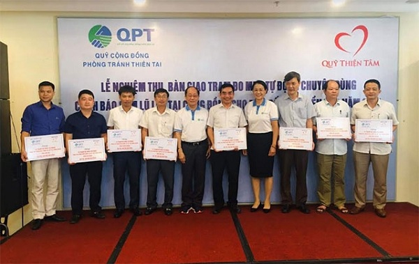 Bàn giao 90 trạm đo mưa tự động tại các tỉnh phía Bắc