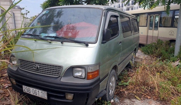 Hà Nội: Yêu cầu báo cáo vụ trẻ lớp 4 bị bỏ quên trên xe đưa đón