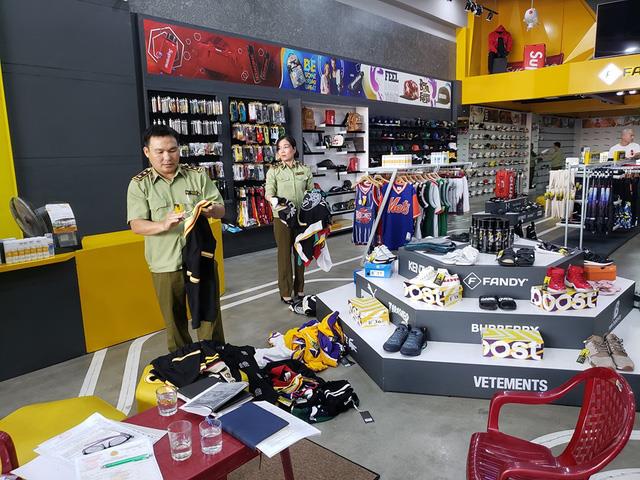 Đà Nẵng: Kiểm tra 6 DN, phát hiện hàng nghìn sản phẩm giả mạo nhãn hiệu nổi tiếng