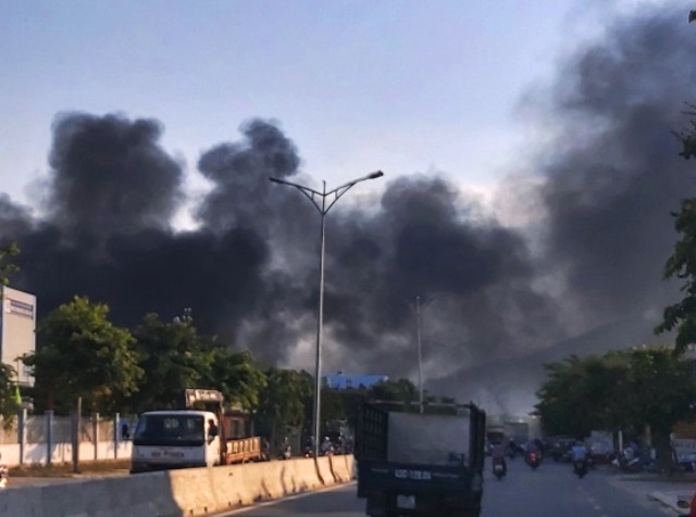 Đà Nẵng: Cháy lớn tại nhà xưởng thiêu rụi lô hàng trị giá 10 tỷ đồng