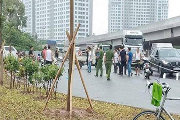 Hai tài xế xe ôm tranh giành khách đi xe, một người tử vong