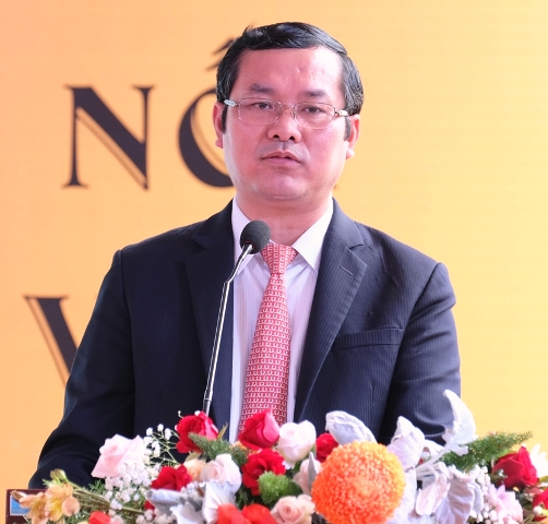 Ông Nguyễn Văn Phúc - Thứ trưởng Bộ Giáo dục và Đào tạo phát biểu tại lễ thành lập trường.