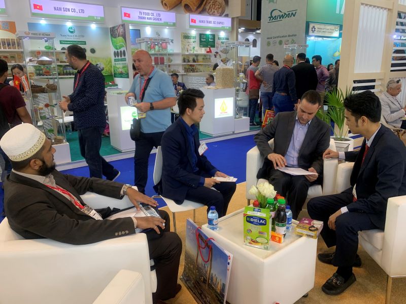 Vinamilk tham gia Hội chợ Gulfood Dubai và ký kết thành công hợp đồng xuất khẩu sữa trị giá 20 triệu USD tại đây.