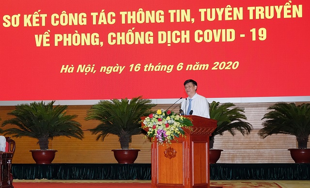 Nguyễn Thanh Long- Thứ trưởng Thường trực Bộ Y tế phát biểu tại hội nghị Ảnh: Trần Minh