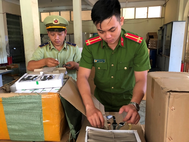 Phú Yên: Tạm giữ 5.400 chiếc đồng hồ hiệu Casio không có hóa đơn, chứng từ