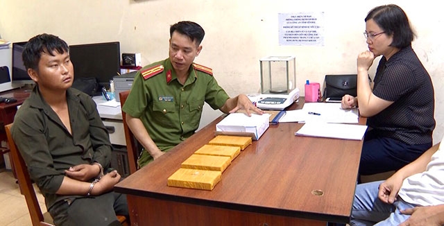 Sơn La: Đối tượng vận chuyển 4 bánh heroin bị bắt