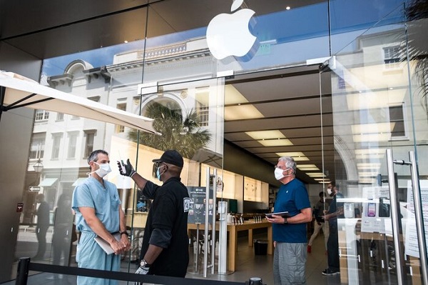 Apple đóng một số cửa hàng tại các “điểm nóng” Covid-19 ở Mỹ.