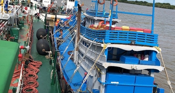 Bắt giữ hơn 1.000m3 dầu DO sang mạn dầu trái phép
