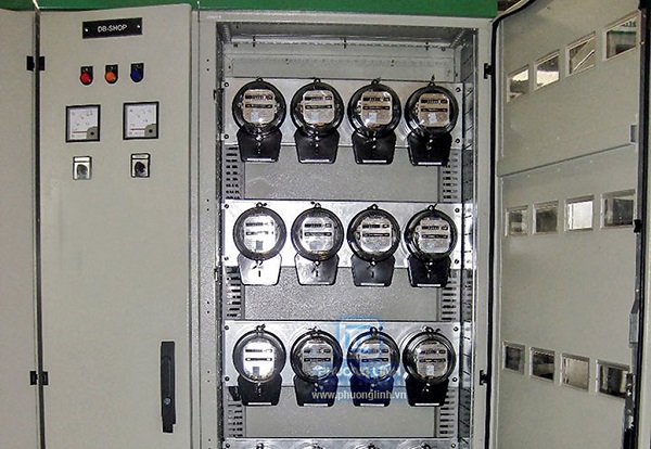 Đình chỉ công tác 2 lãnh đạo điện lực vì sự việc ghi nhầm chỉ số công tơ