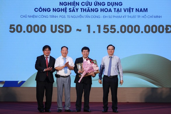 Trao giải thưởng 60 nghìn USD cho bộ sinh phẩm xét nghiệm COVID-19