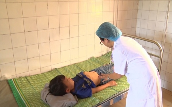Học sinh bị dị ứng thức ăn được điều trị tại cơ sở y tế huyện Bắc Hà (Lào Cai)
