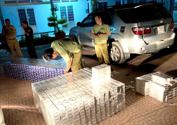Lực lượng chức năng tỉnh Vĩnh Long và Bộ đội Biên phòng (BĐBP) tỉnh Quảng Ninh vừa phá 2 vụ buôn lậu thuốc lá ngoại
