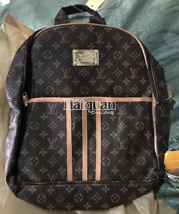 Thu giữ hơn 11.000 sản phẩm nghi giả mạo thương hiệu nổi tiếng Louis Vuiton, Hermes