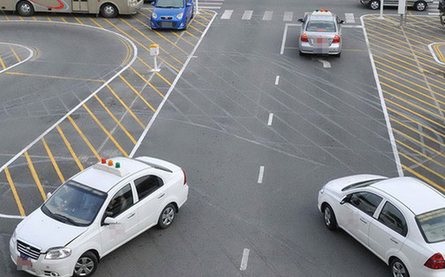 Bằng lái xe A1 không được lái xe SH, bằng lái xe B1 không được lái ô tô?