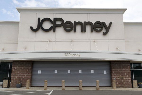 JCPenney, chuỗi bán lẻ thời trang và nội thất với 118 tuổi đời, có trụ sở ở bang Texas, nộp đơn xin bảo hộ phá sản hồi giữa tháng 5. Ảnh: AP