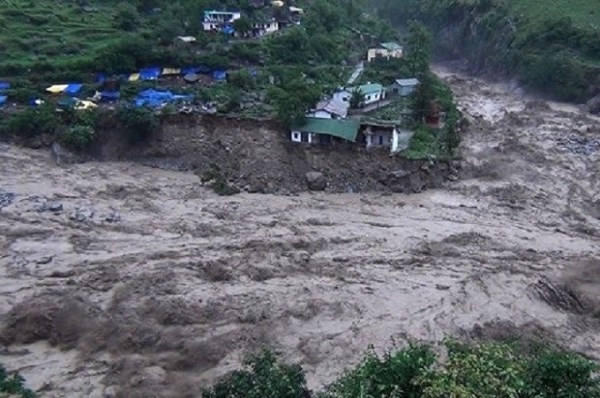 Mưa lơn kéo dài tại các tỉnh miền núi phía Bắc gây nhiều thiệt hại
