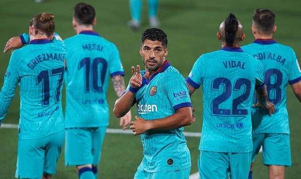 Đè bẹp Villarreal, Barca tiếp tục bám đuổi Real Madrid