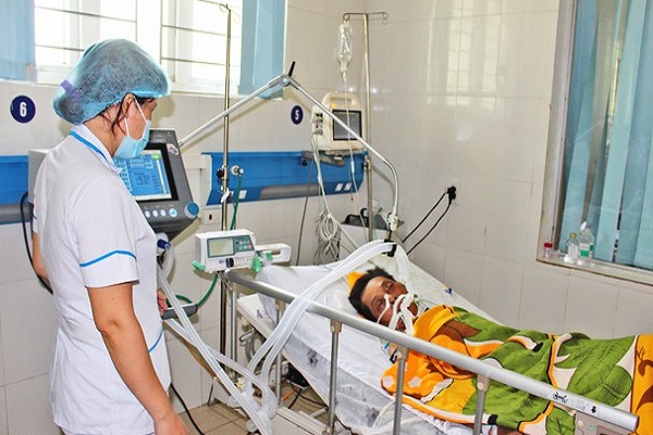 Khoa Cấp cứu của Bệnh viện Phổi Nghệ An được trang bị máy móc trang thiết bị hiện đại, phục vụ điều trị