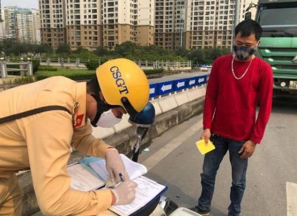 Trường hợp nào cảnh sát giao thông được kiểm tra cốp xe?