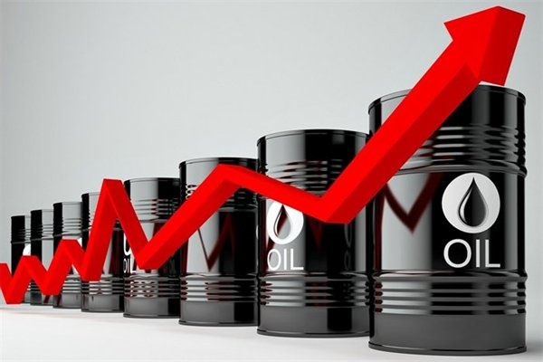OPEC+ đồng ý giảm sản lượng, giá dầu tiếp tục tăng