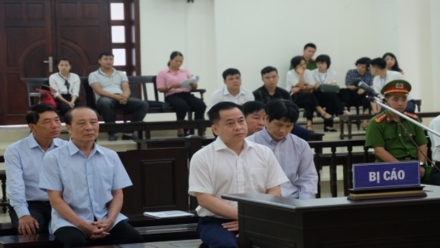 C&aacute;c bị c&aacute;o tại phi&ecirc;n t&ograve;a x&eacute;t xử