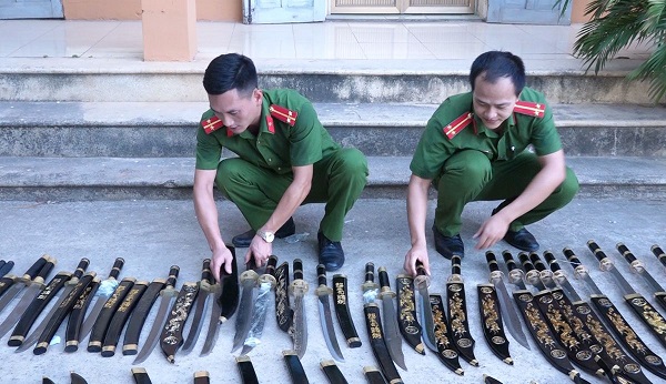 Thanh Hoá: Thu giữ số lượng lớn vũ khí, công cụ hỗ trợ vận chuyển qua đường bưu điện